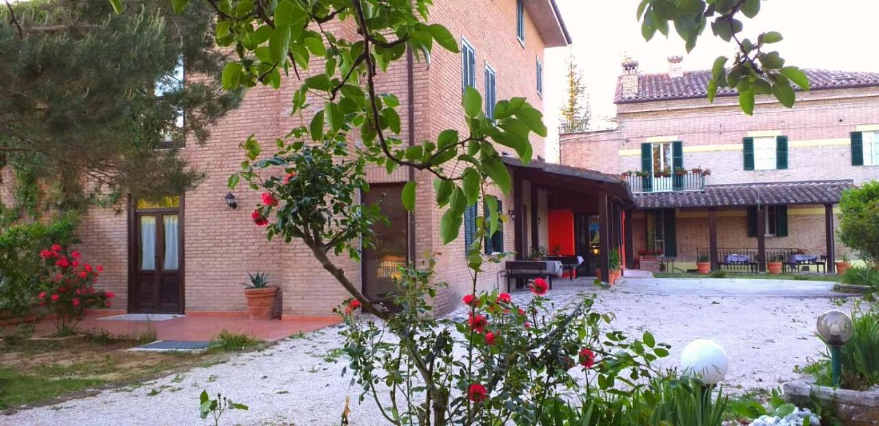 Hotel B&B Resort Fonte La Castellana Sarnano Exterior foto